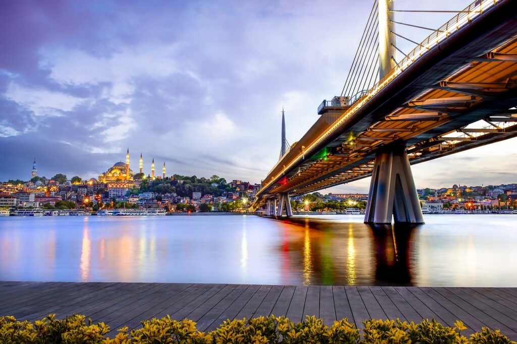 Broen over Bosporus i Istanbul