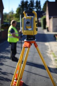 Landinspektør på arbejde